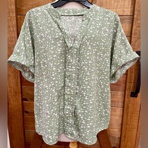 SHEIN Sage Floral Print Top